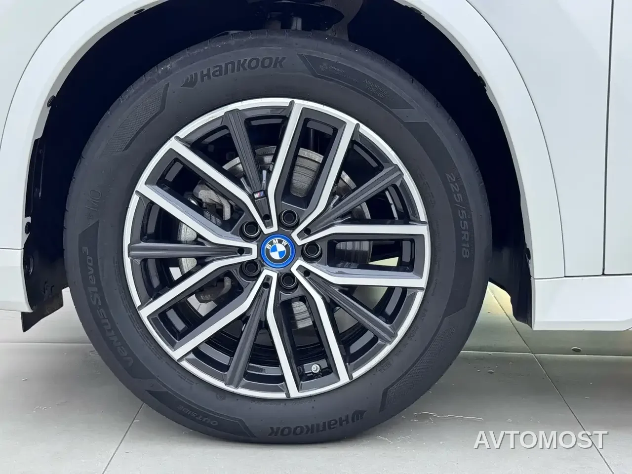 BMW iX1 2023 eDrive25L M Sport Package — фото 12