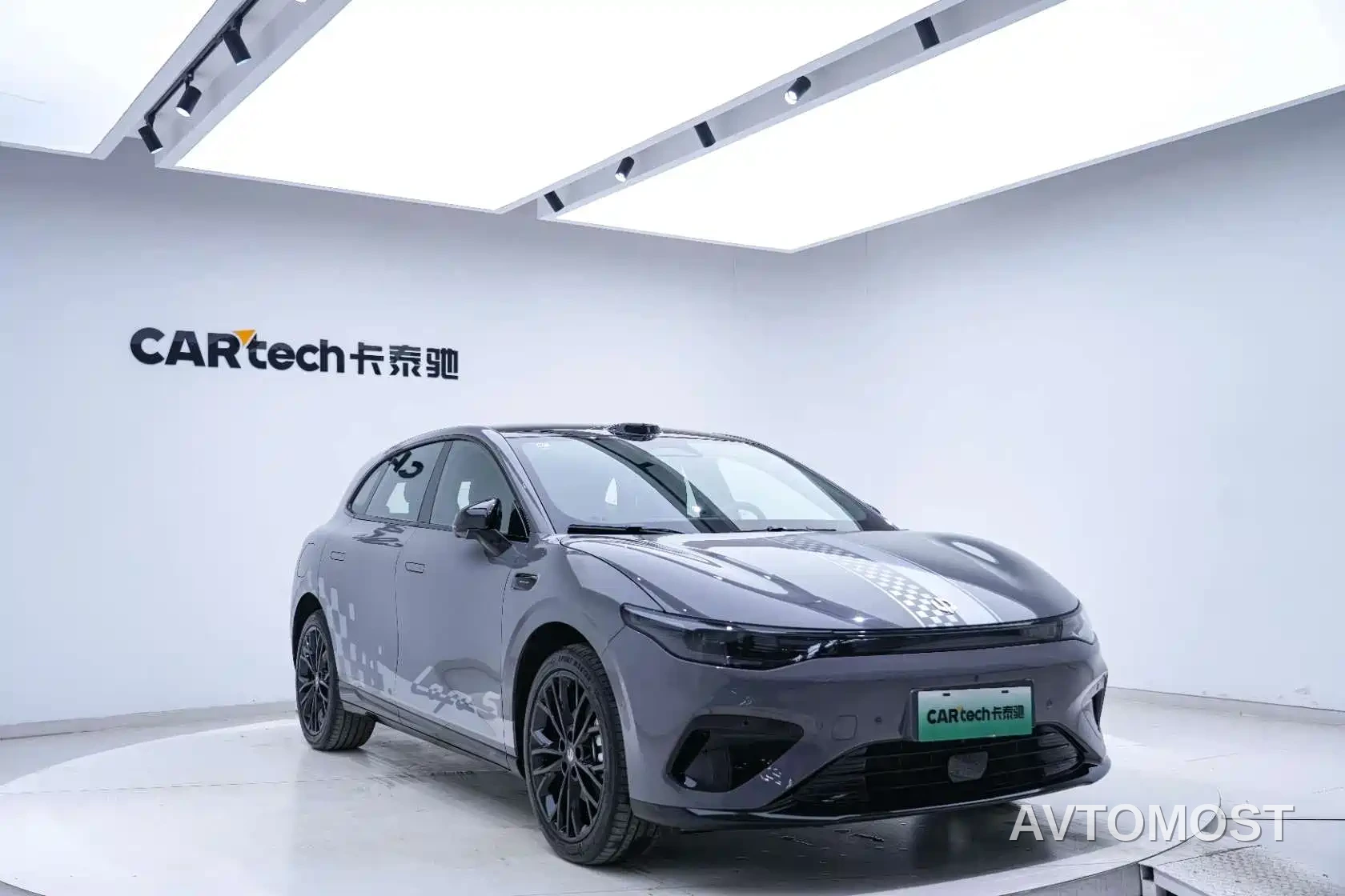 Leapmotor Lafa 5 2026 515 Standard Model — фото 4