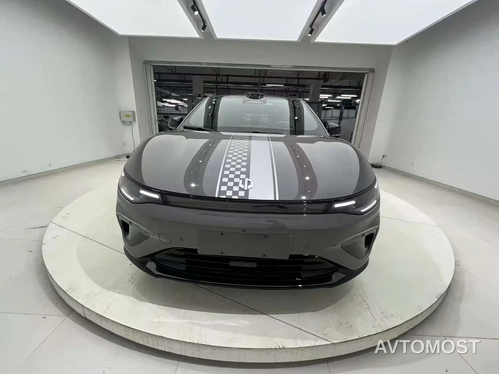 Leapmotor Lafa 5 2026 515 Standard Model — фото 22