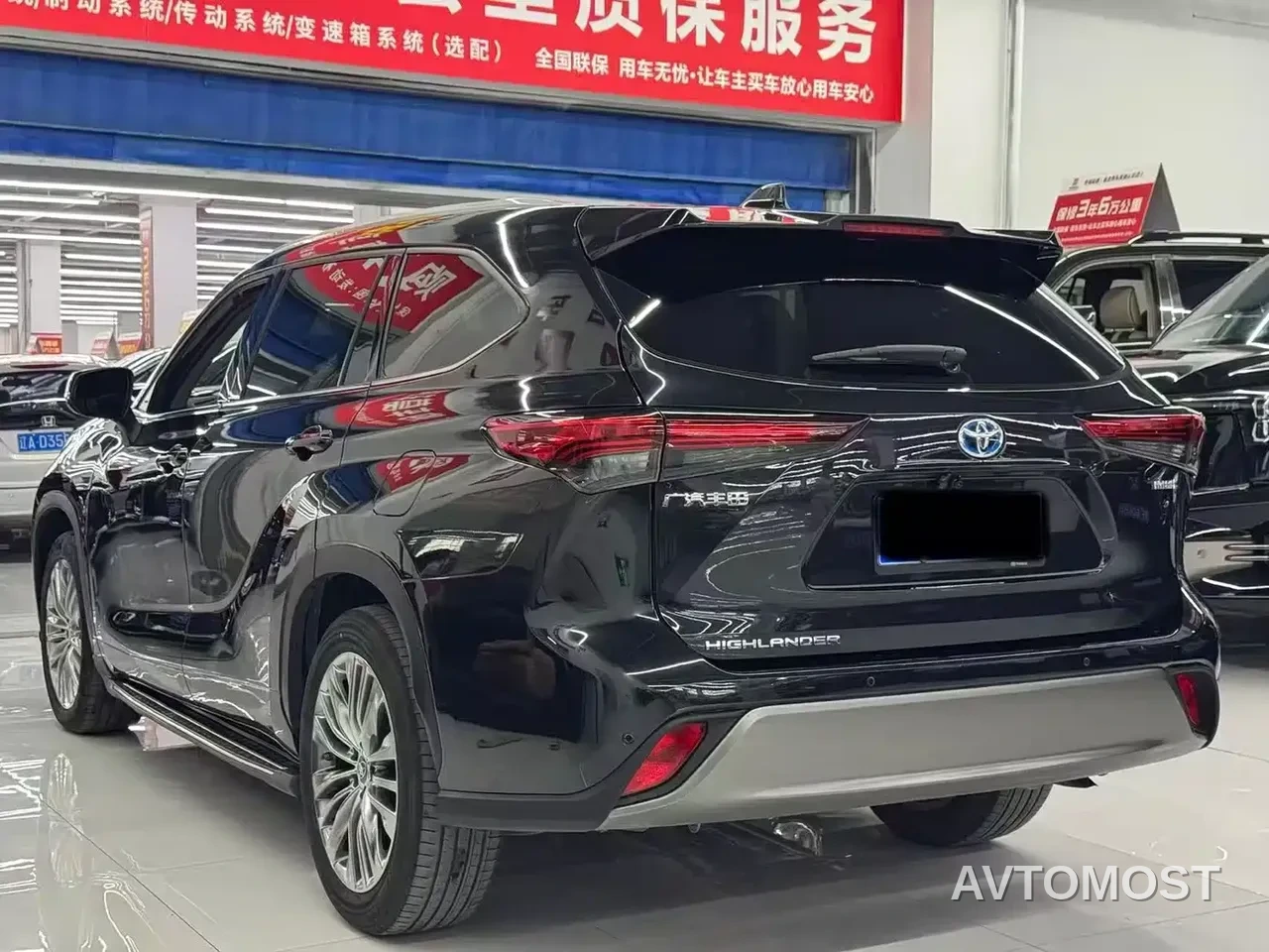 Toyota Highlander 2023 2.5L Smart Hybrid Dual Engine AWD Premium 7-Seater — фото 4