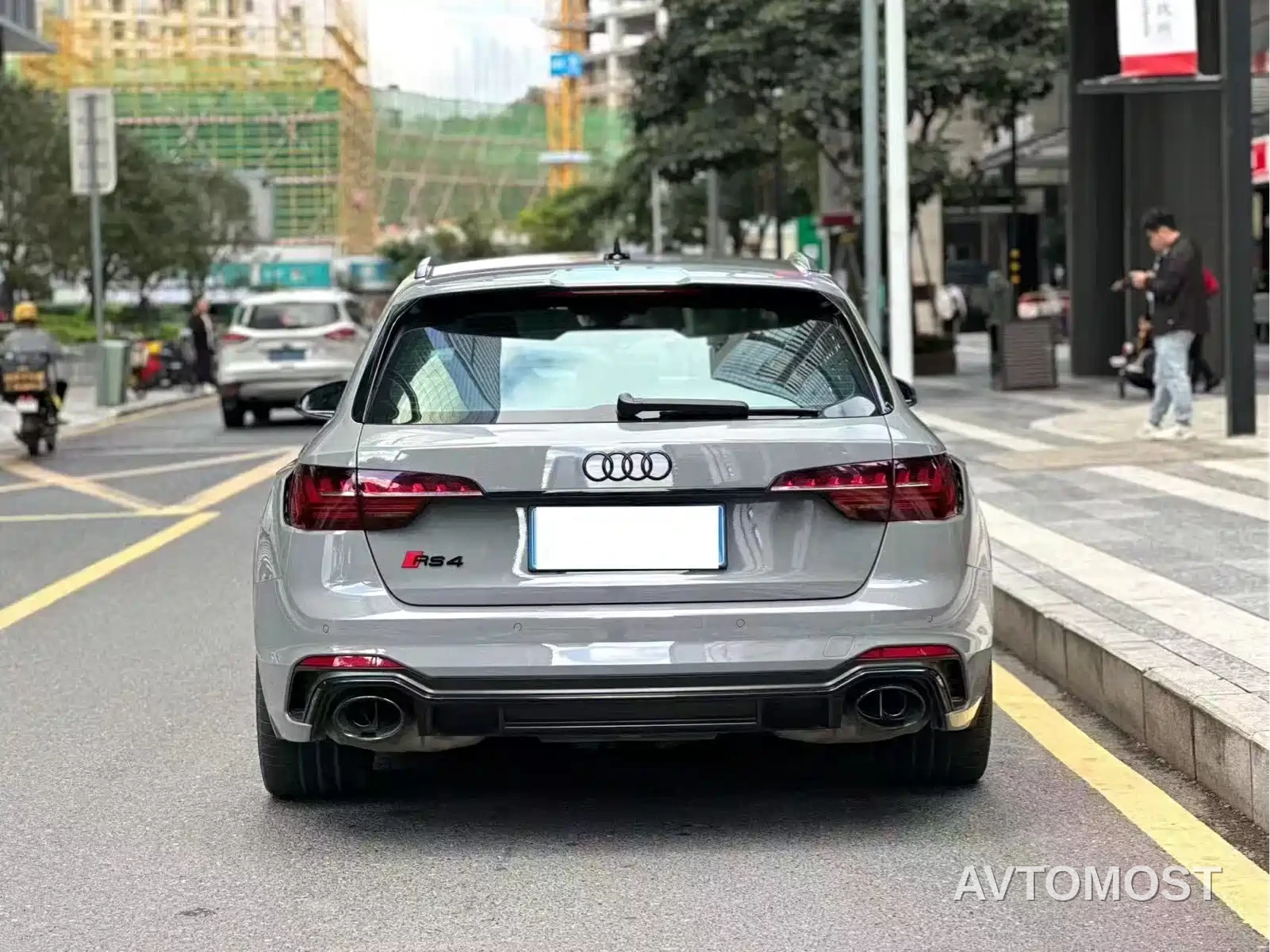 Audi RS 4 2021 RS4 Avant Dark Gold Edition — фото 2