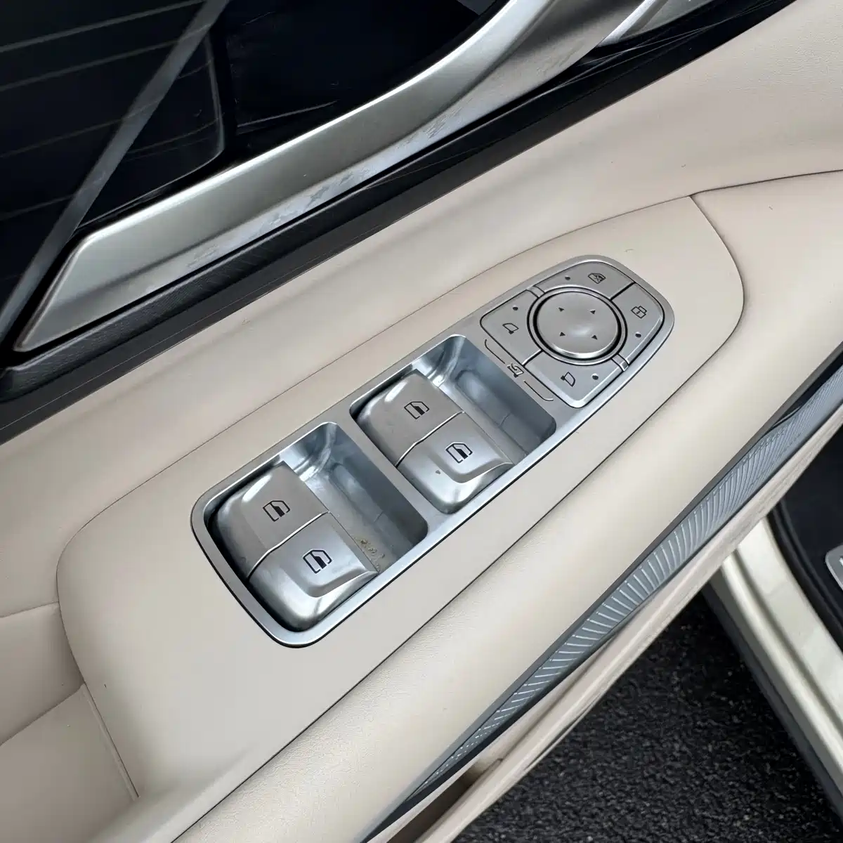 WEY Alpine 2023 AWD Flagship — фото 10