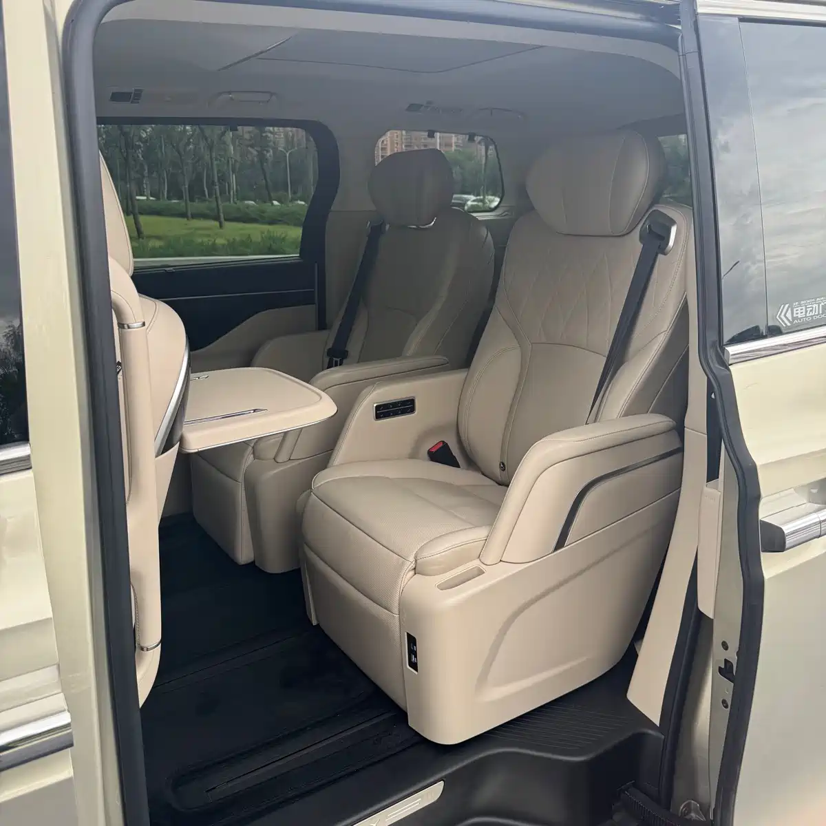 WEY Alpine 2023 AWD Flagship — фото 13