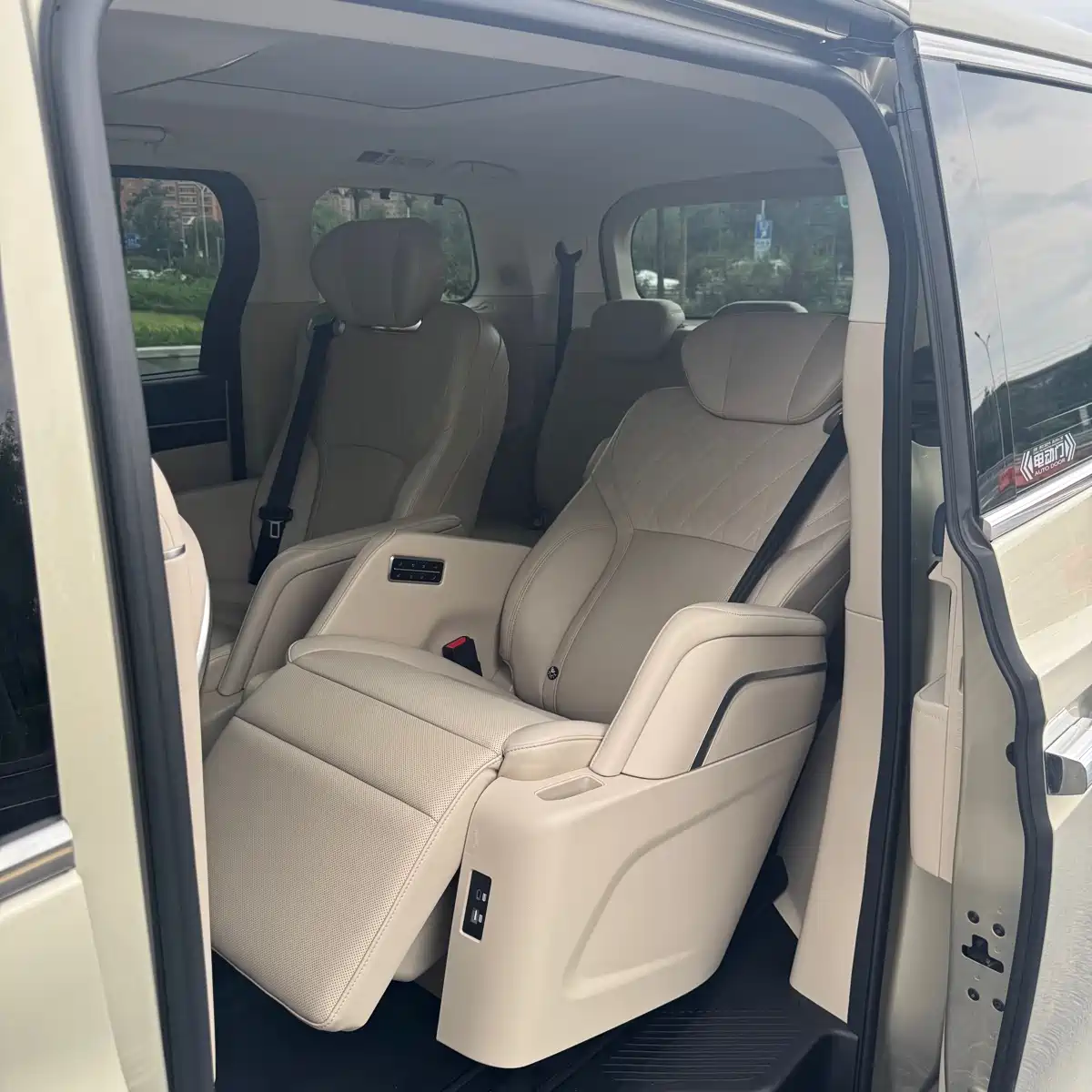 WEY Alpine 2023 AWD Flagship — фото 17