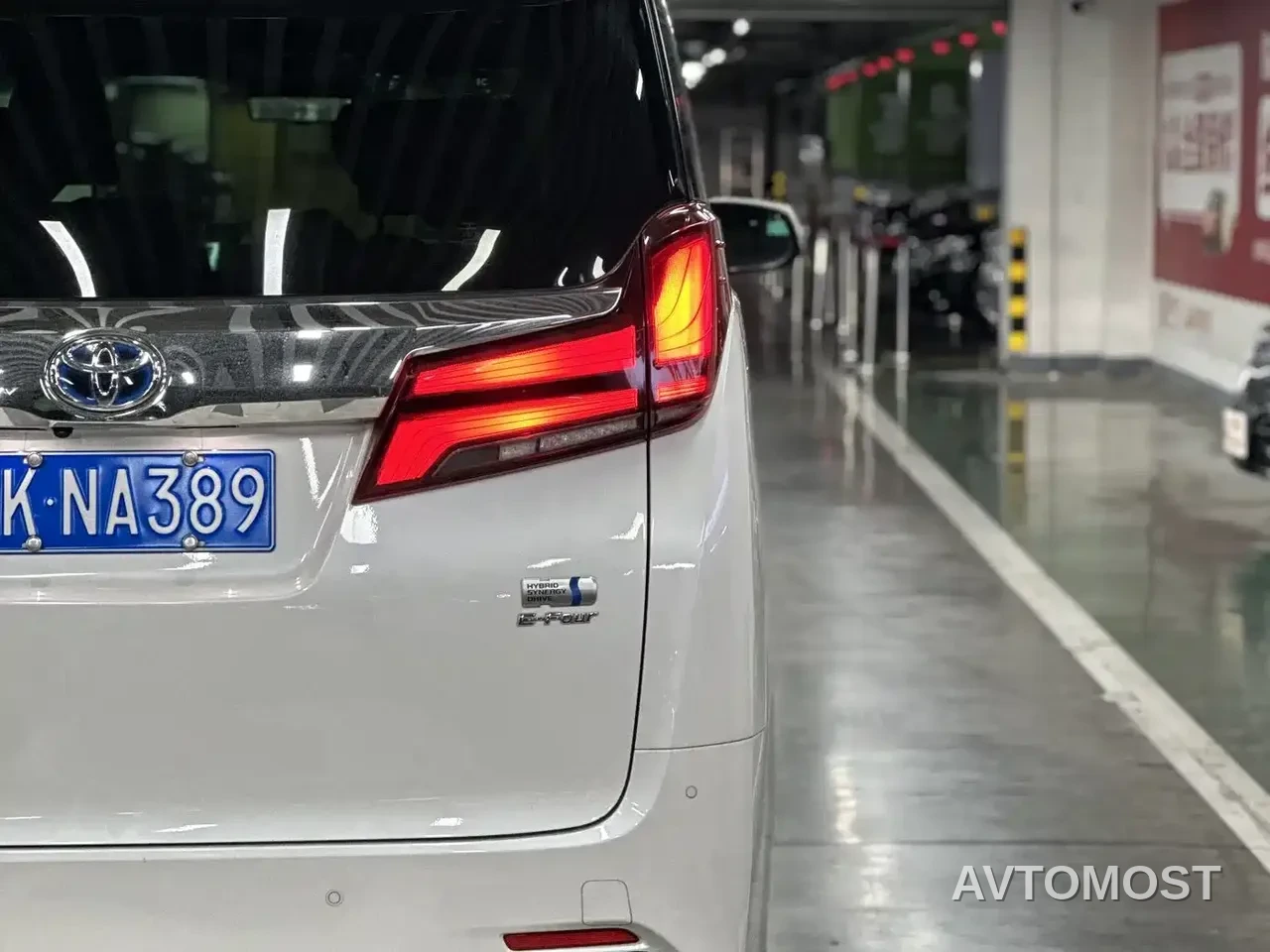 Toyota Alphard 2020 Hybrid 2.5L Premium Edition — фото 4
