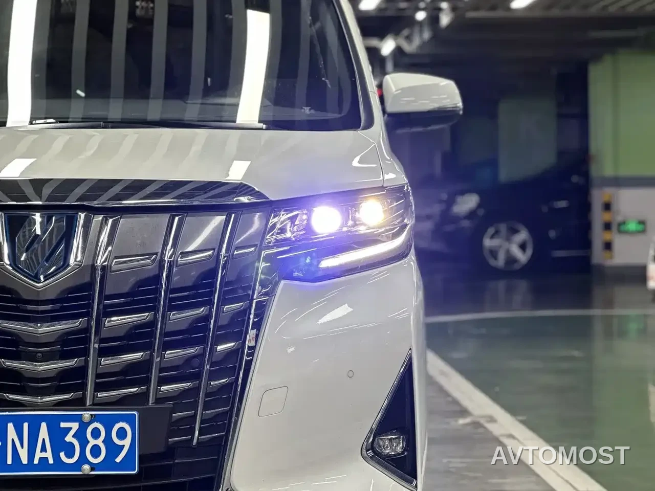 Toyota Alphard 2020 Hybrid 2.5L Premium Edition — фото 5