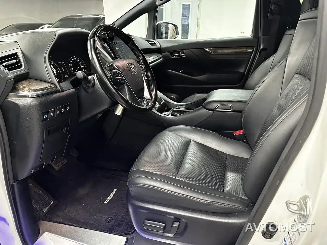 Toyota Alphard 2020 Hybrid 2.5L Premium Edition — фото 7