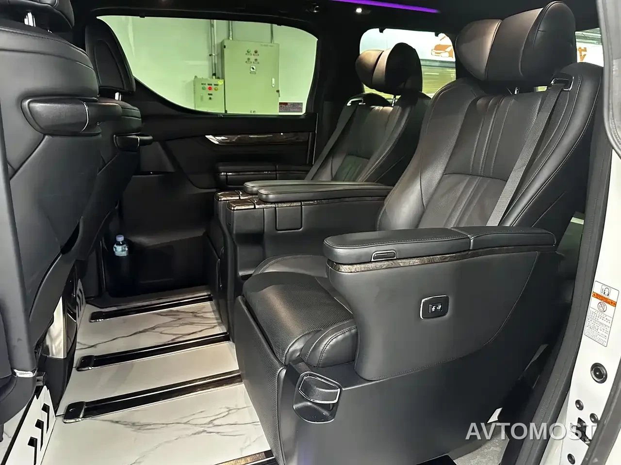 Toyota Alphard 2020 Hybrid 2.5L Premium Edition — фото 9