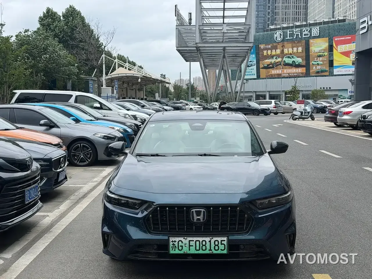 Honda Inspire Hybrid 2023 e:PHEV Smart Shine Edition — фото 3