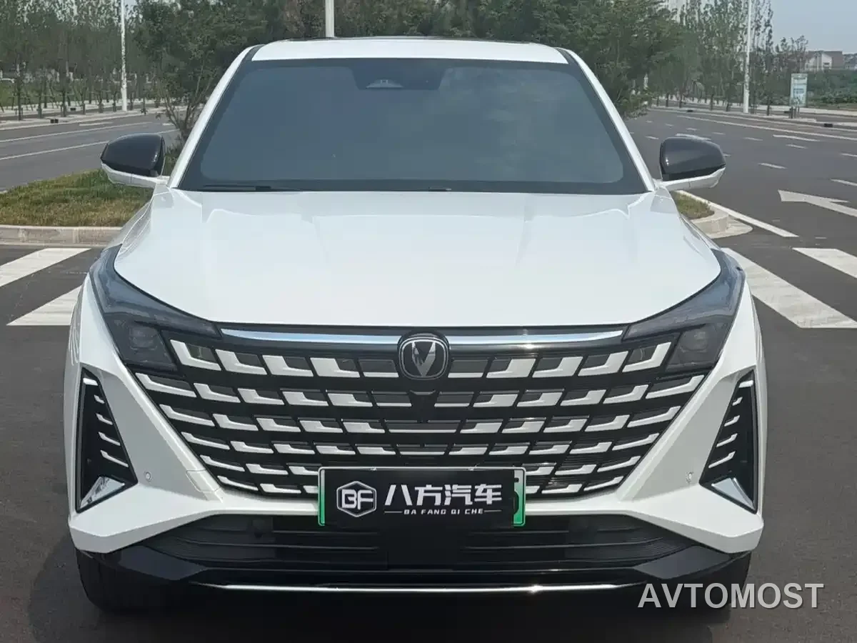 Changan UNI-Z New Energy 2024 Blue Whale iDD 125km Surpassing Edition — фото 2