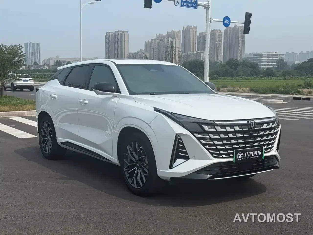 Changan UNI-Z New Energy 2024 Blue Whale iDD 125km Surpassing Edition — фото 3