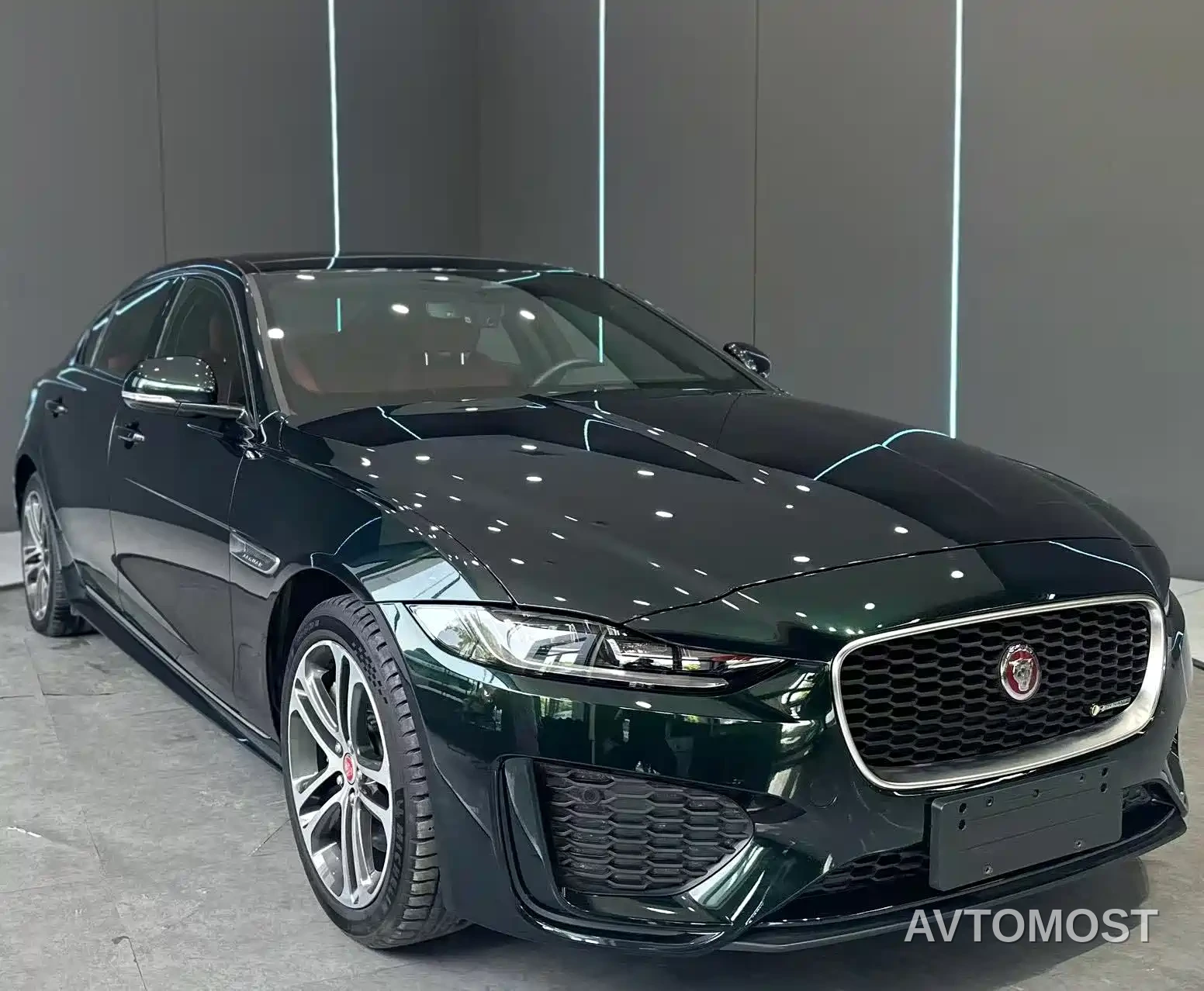 Jaguar XEL 2023 2.0T 250PS R-DYNAMIC S Progressive Sport — фото 3