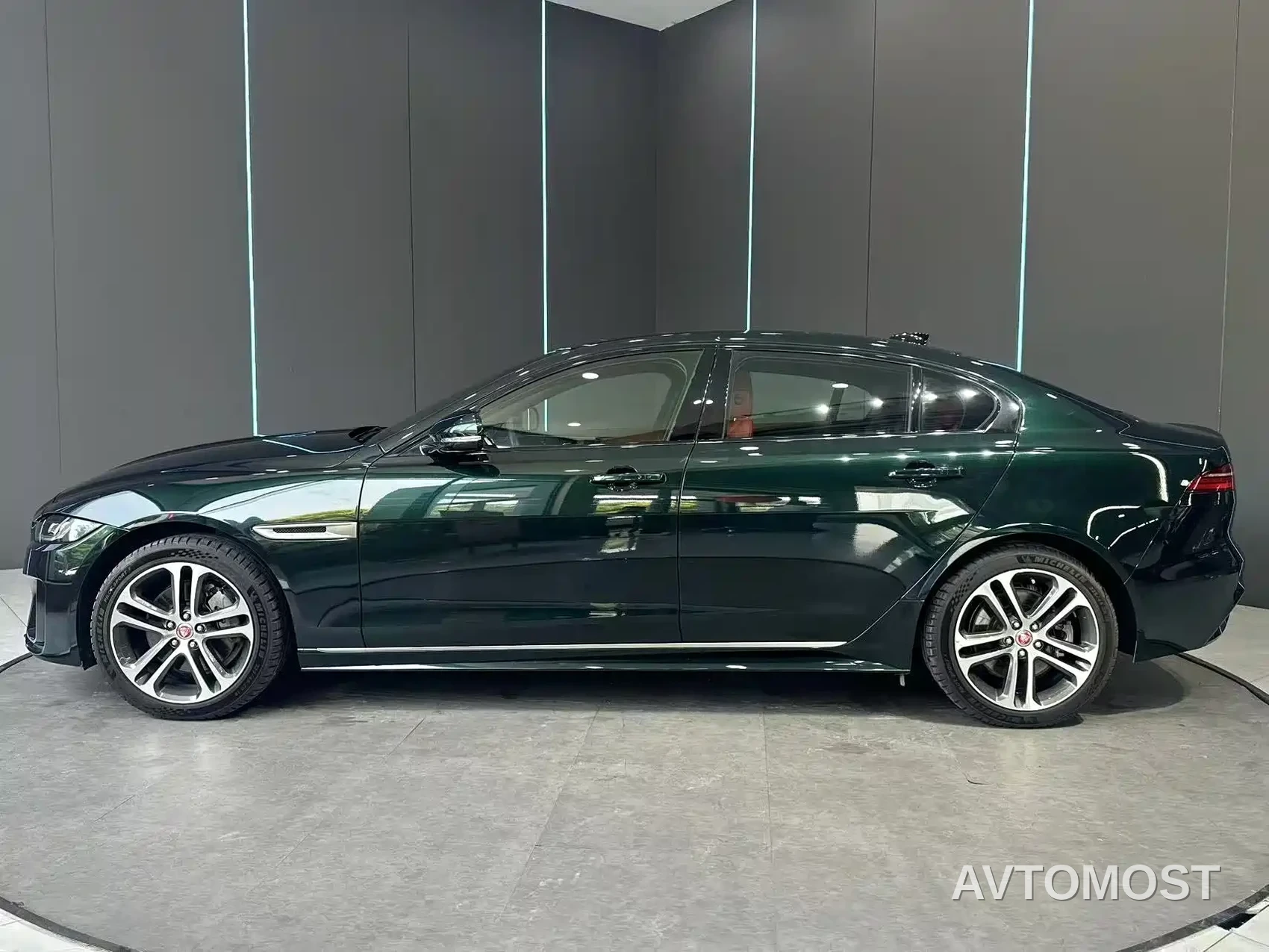 Jaguar XEL 2023 2.0T 250PS R-DYNAMIC S Progressive Sport — фото 4