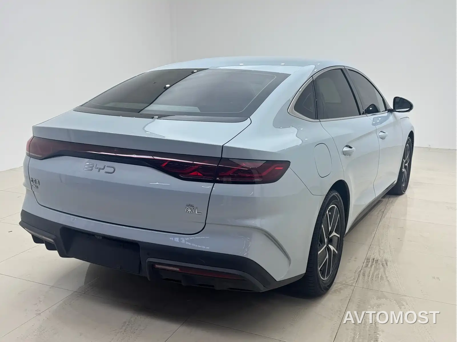BYD Qin L 2024 DM-i 80KM Superior — фото 8