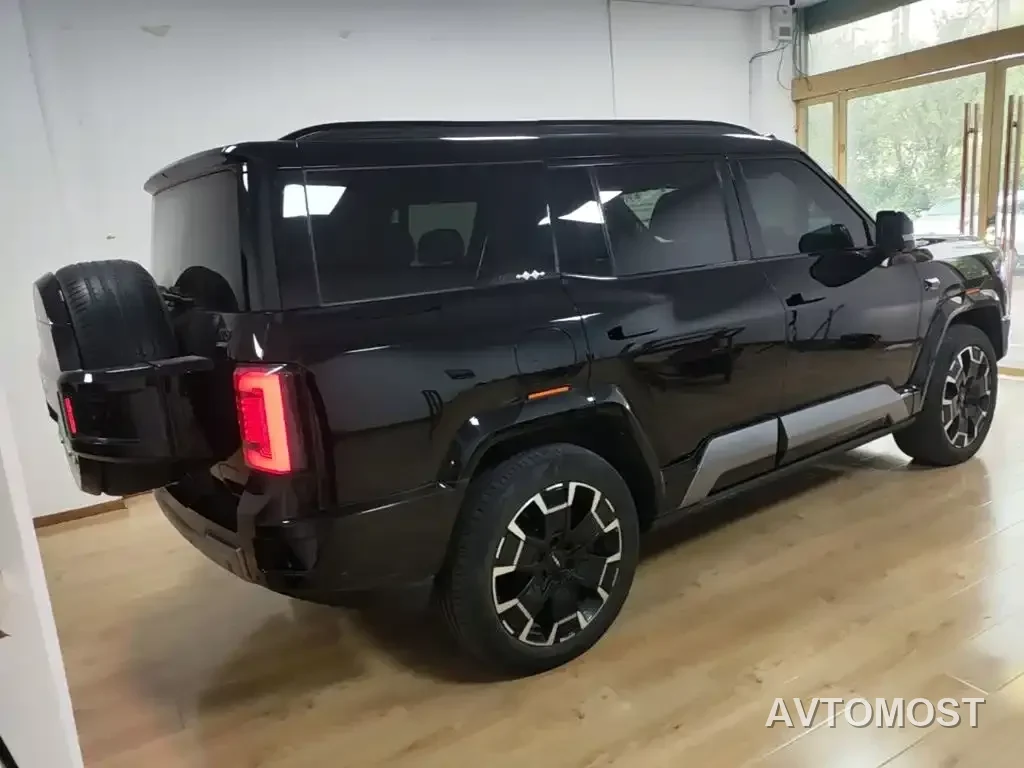 Fang Cheng Bao Leopard 8 2025 Zhiyong Flagship 7-Seater — фото 5