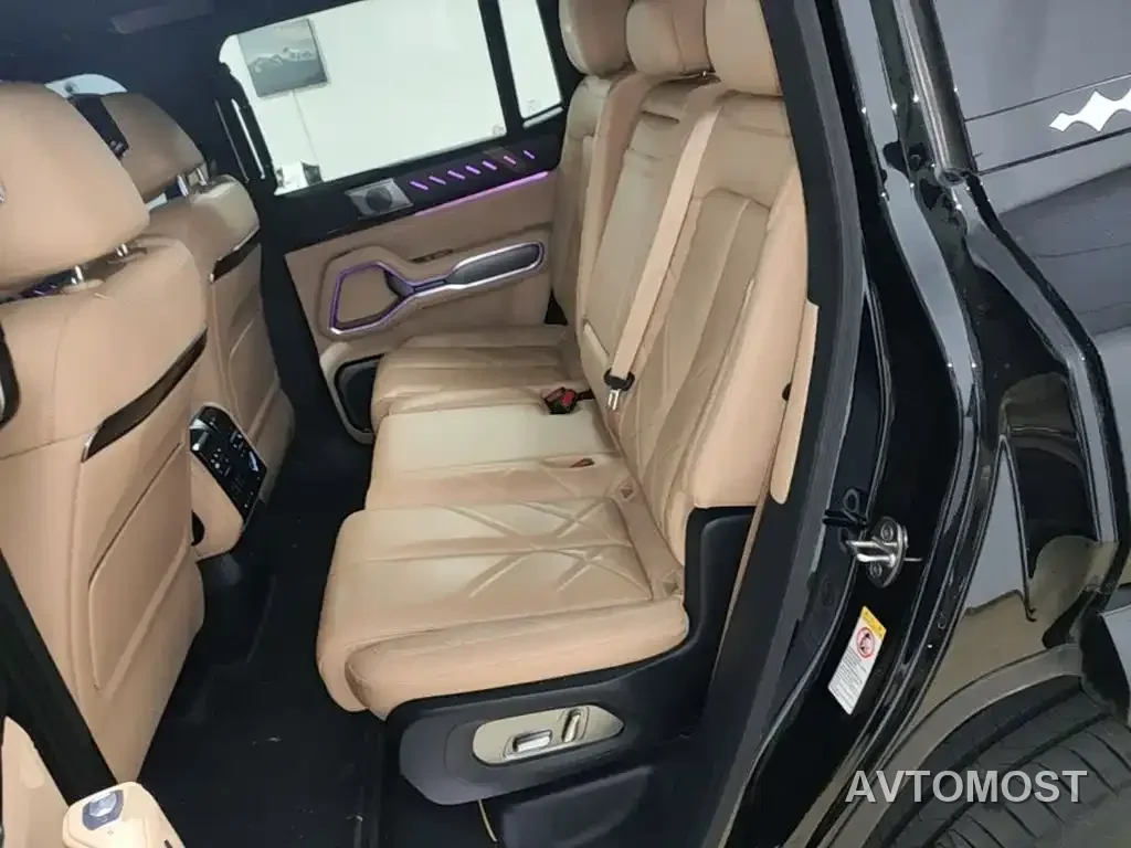 Fang Cheng Bao Leopard 8 2025 Zhiyong Flagship 7-Seater — фото 12