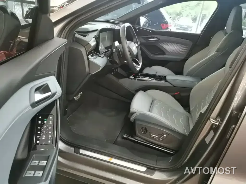 Audi Q6L e-tron 2025 Model Pioneer Edition — фото 12