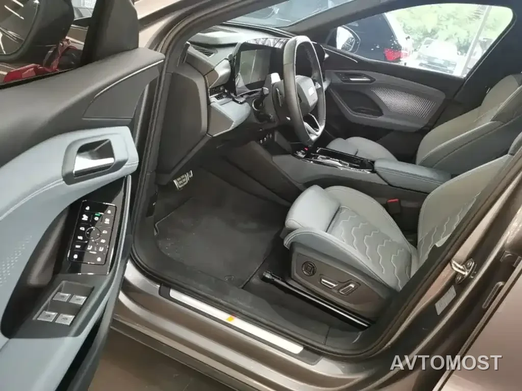 Audi Q6L e-tron 2025 Model Pioneer Edition — фото 13