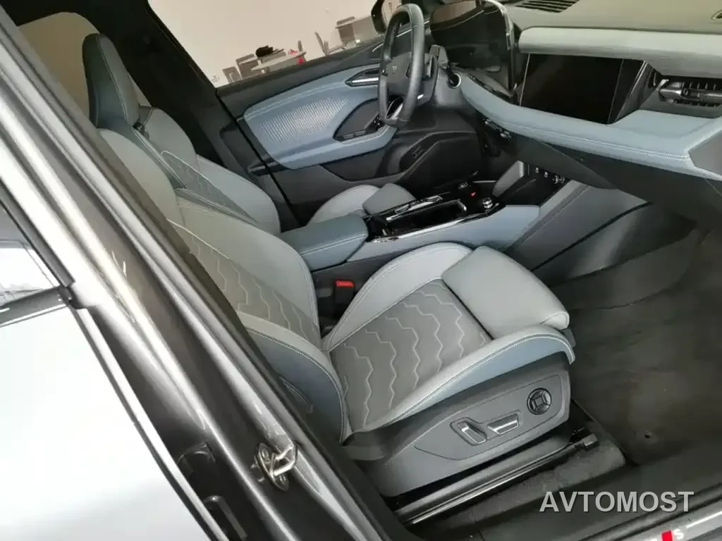 Audi Q6L e-tron 2025 Model Pioneer Edition — фото 19