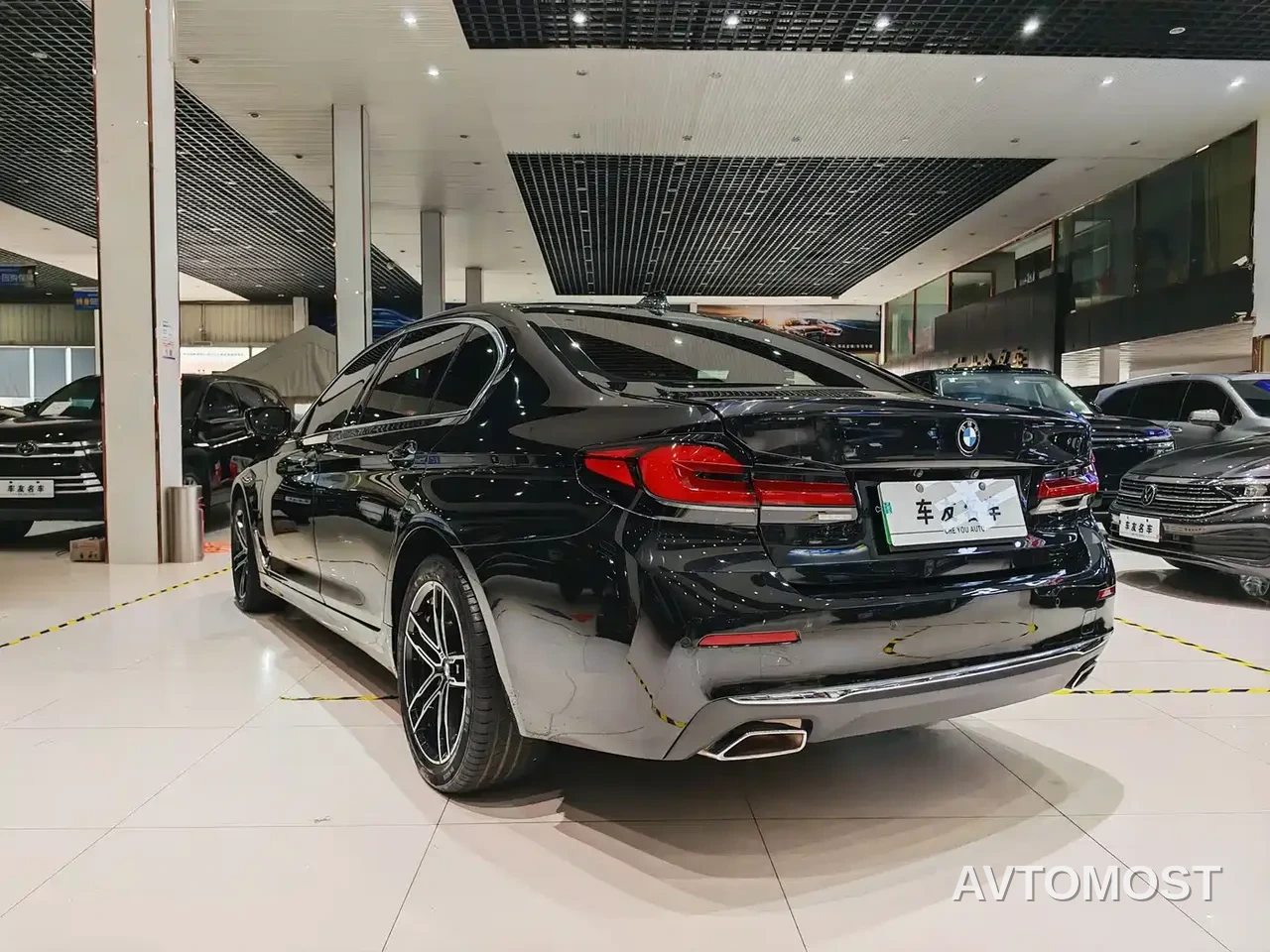 BMW 5 Series New Energy 2021 Facelift 535Le Luxury Package — фото 15