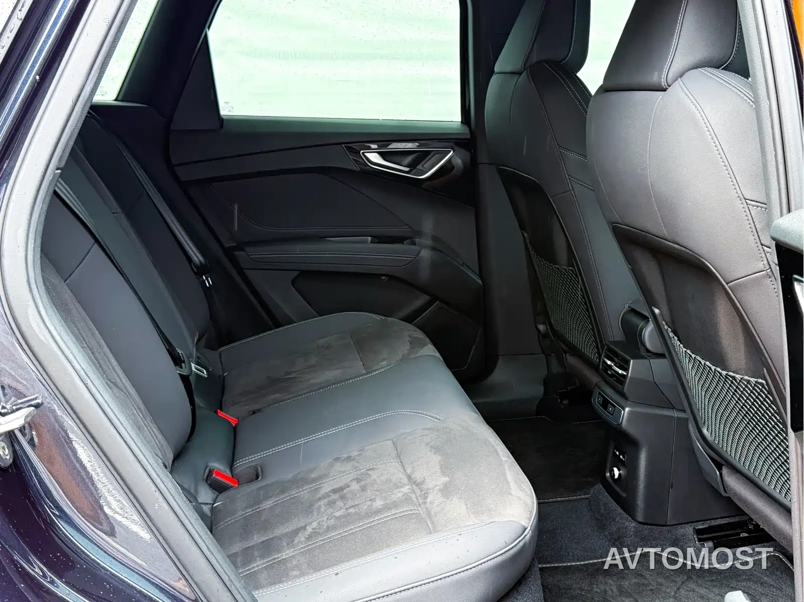 Audi Q4 e-tron 2023 40 e-tron Innovation Edition — фото 2