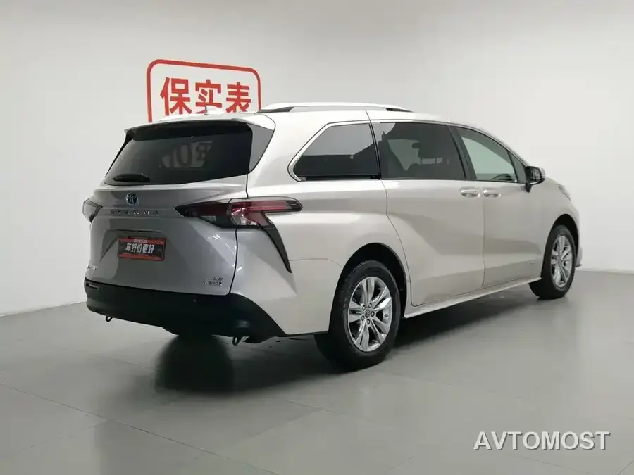 Toyota Sienna 2023 2.5L Hybrid Comfort Edition