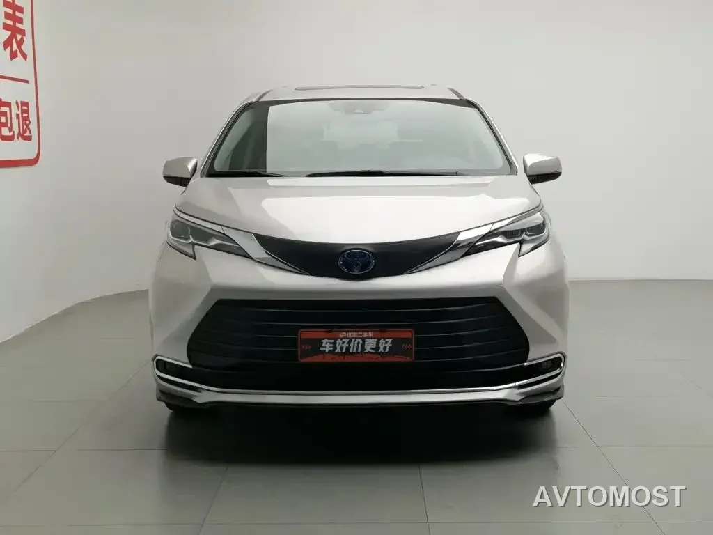 Toyota Sienna 2023 2.5L Hybrid Comfort Edition — фото 2