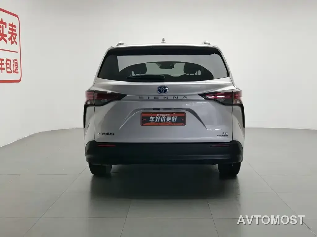 Toyota Sienna 2023 2.5L Hybrid Comfort Edition — фото 3