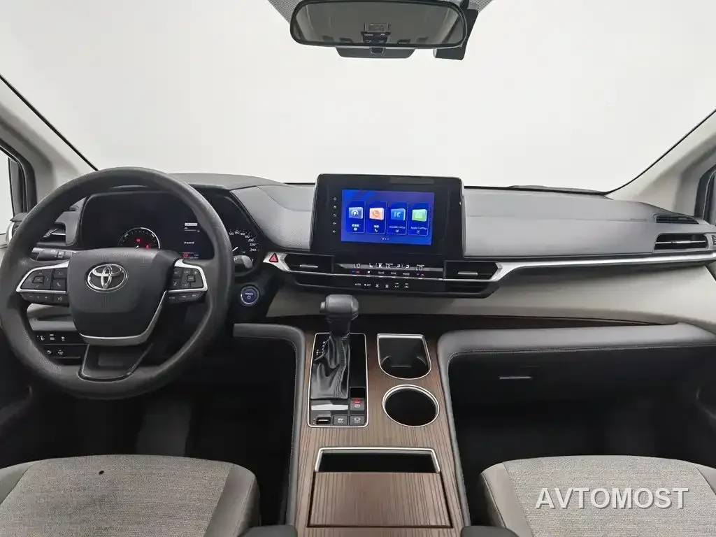 Toyota Sienna 2023 2.5L Hybrid Comfort Edition — фото 4