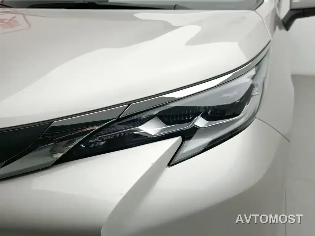 Toyota Sienna 2023 2.5L Hybrid Comfort Edition — фото 5