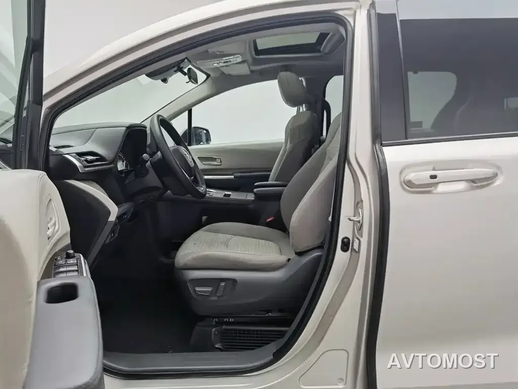 Toyota Sienna 2023 2.5L Hybrid Comfort Edition — фото 7