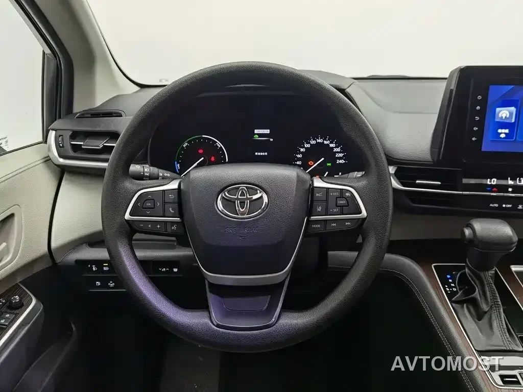 Toyota Sienna 2023 2.5L Hybrid Comfort Edition — фото 8