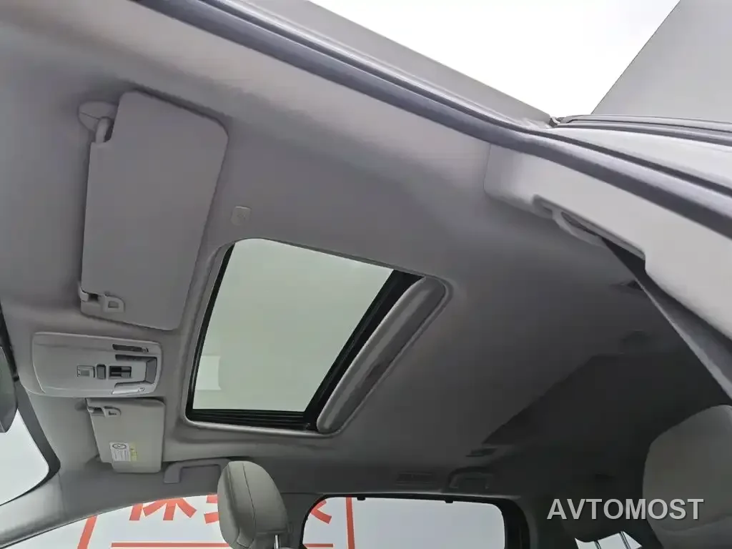 Toyota Sienna 2023 2.5L Hybrid Comfort Edition — фото 11