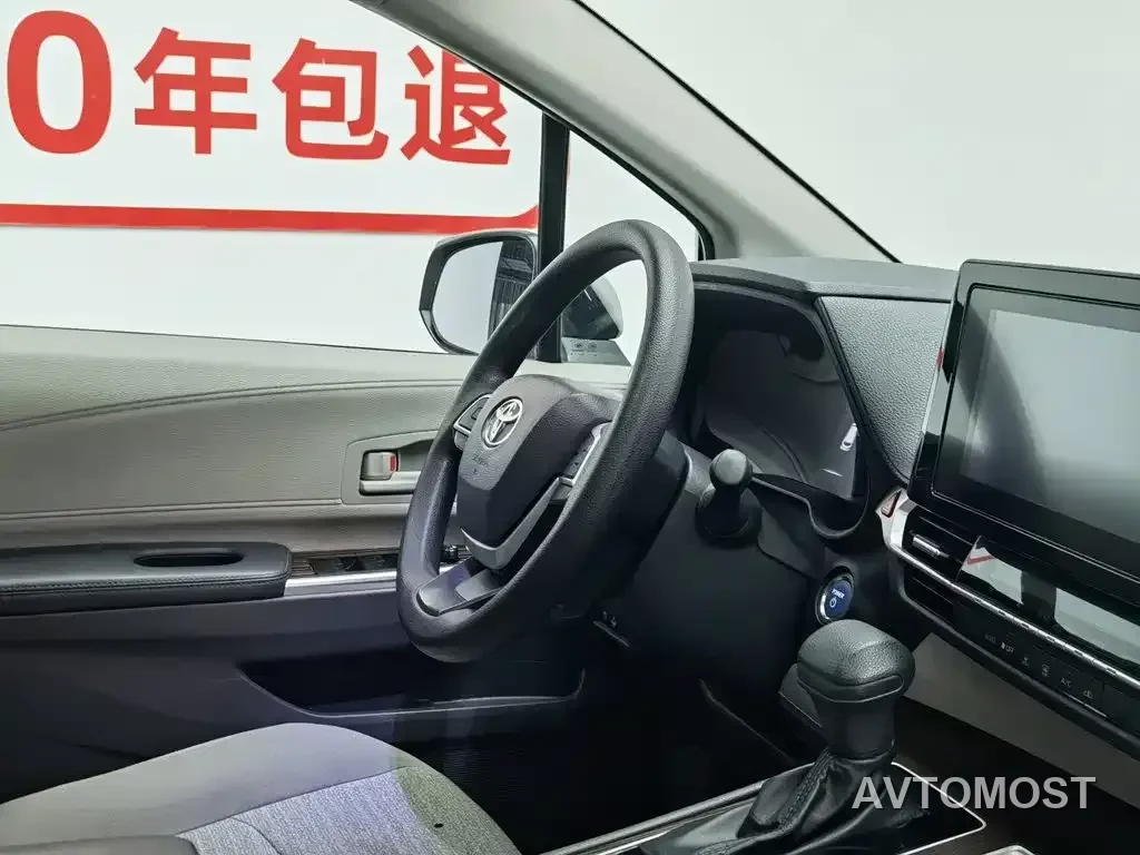Toyota Sienna 2023 2.5L Hybrid Comfort Edition — фото 18