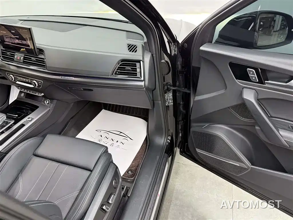 Audi Q5L 2025 45th Anniversary Edition 45 TFSI Luxury Sport — фото 9