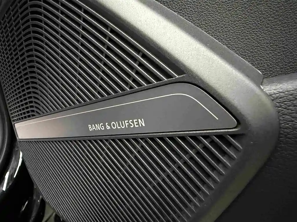 Audi Q5L 2025 45th Anniversary Edition 45 TFSI Luxury Sport — фото 17