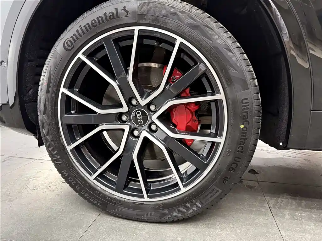 Audi Q5L 2025 45th Anniversary Edition 45 TFSI Luxury Sport — фото 18