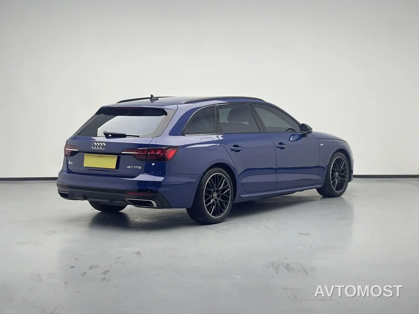 Audi A4 (Import) 2022 Avant 40 TFSI Luxury Dynamic — фото 3