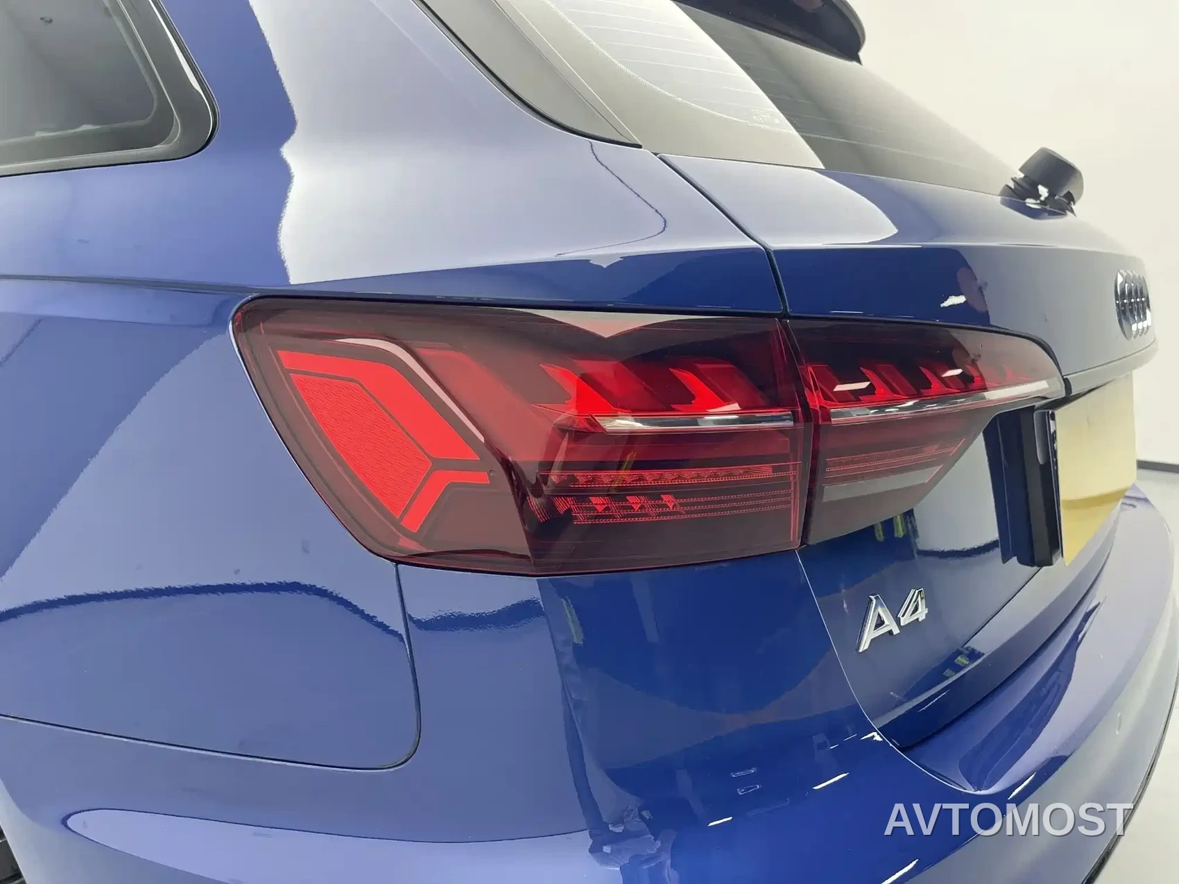 Audi A4 (Import) 2022 Avant 40 TFSI Luxury Dynamic — фото 6