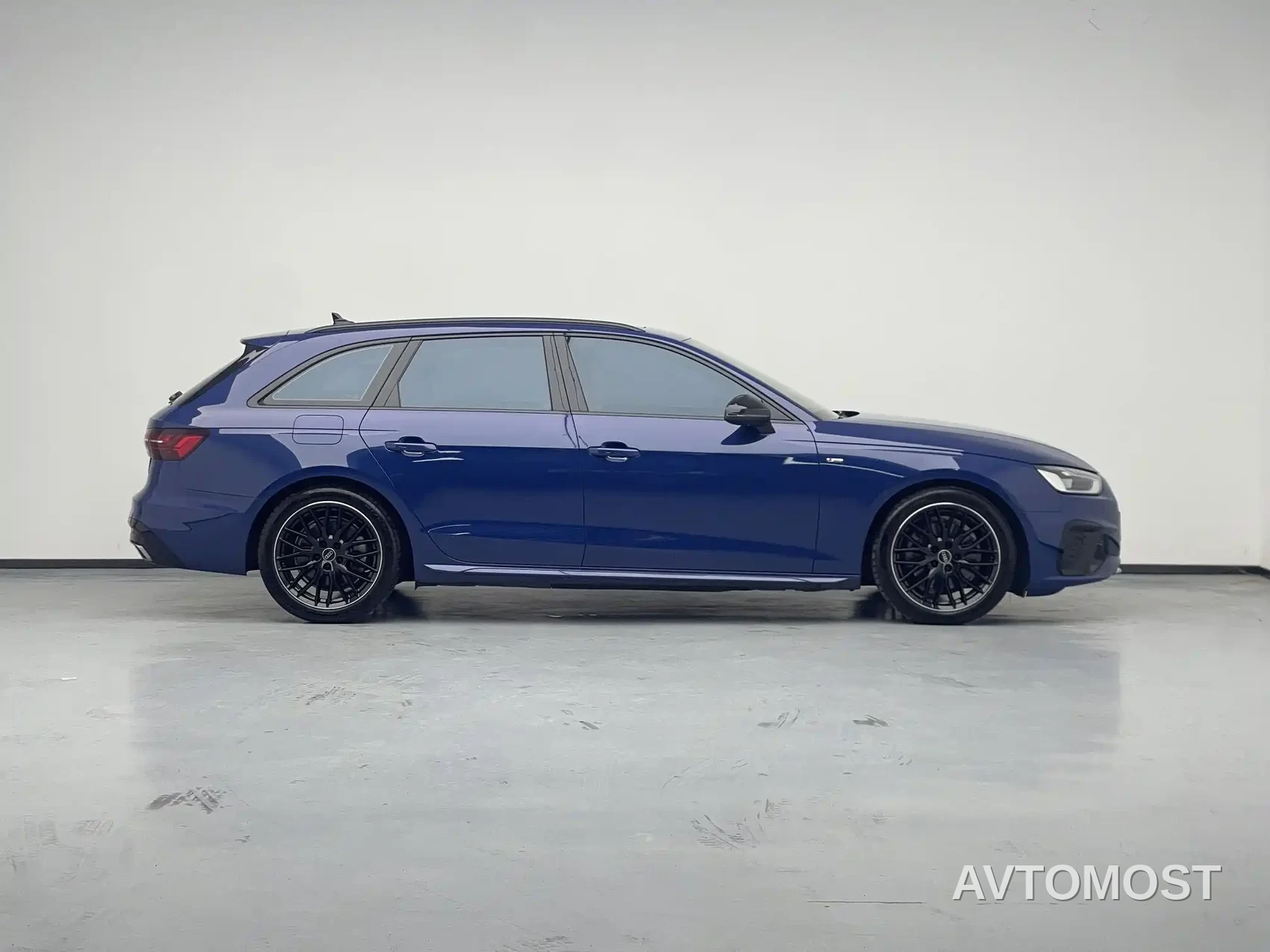 Audi A4 (Import) 2022 Avant 40 TFSI Luxury Dynamic — фото 18
