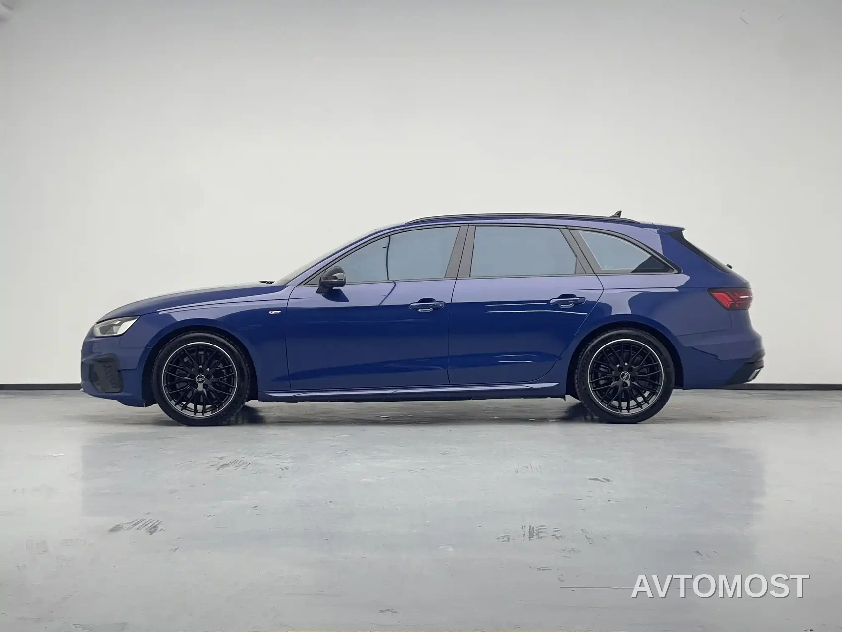 Audi A4 (Import) 2022 Avant 40 TFSI Luxury Dynamic — фото 19