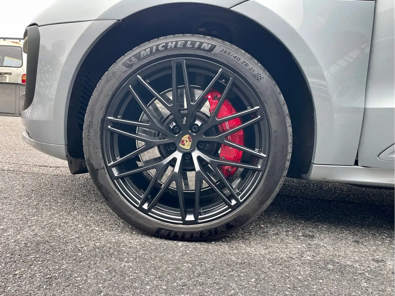 Porsche Macan 2022 Macan GTS 2.9T — фото 9