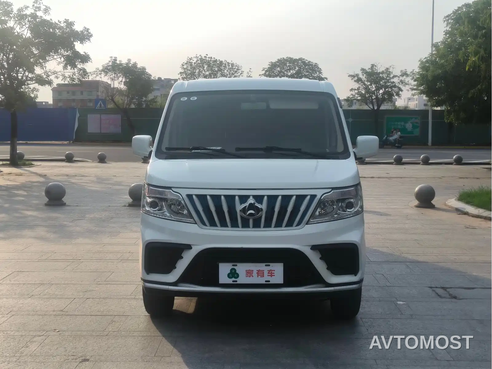 Changan Ruixing EM80 2024 Split-door Standard 2 Seats 41.86kWh — фото 2