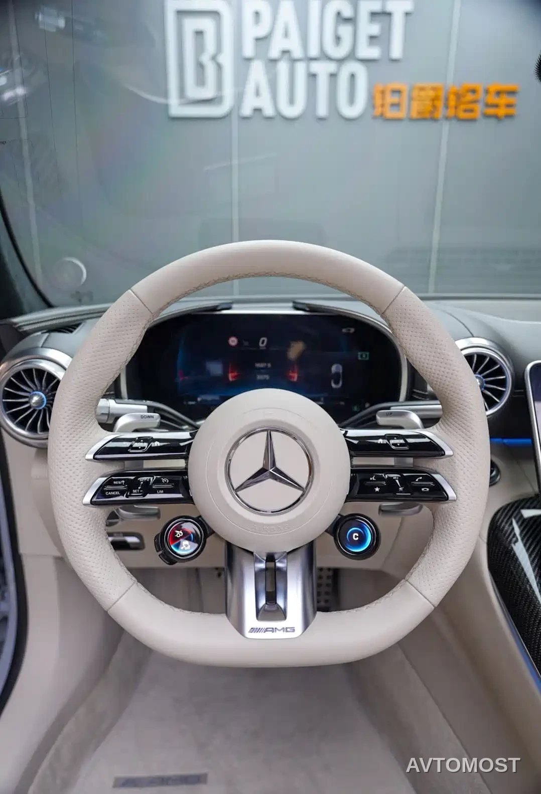 Mercedes-Benz SL-Class AMG 2024 AMG SL 63 4MATIC+ — фото 11