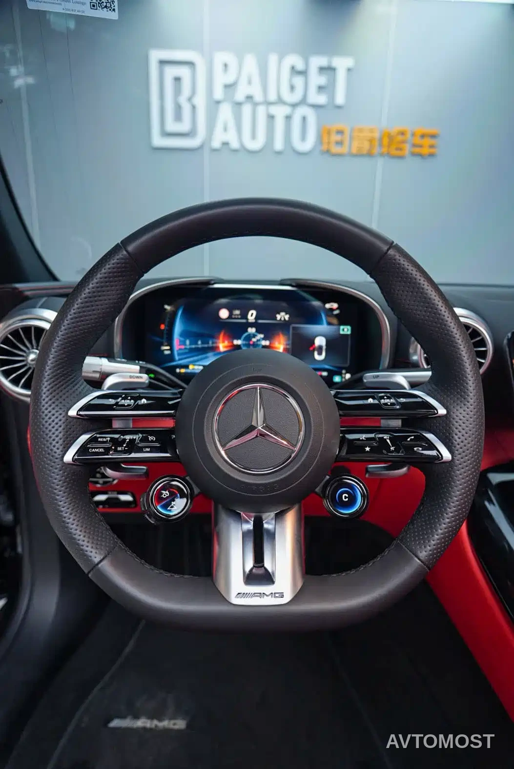 Mercedes-Benz SL-Class AMG 2024 AMG SL 63 4MATIC+ — фото 7