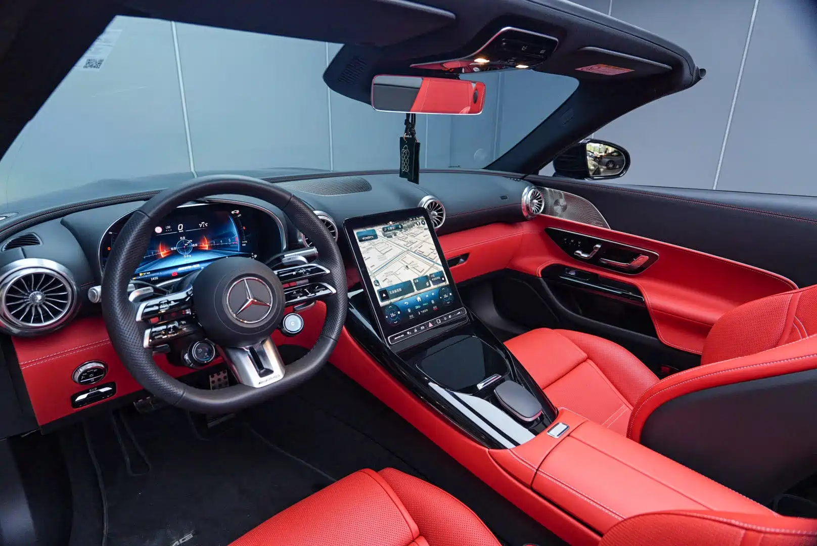 Mercedes-Benz SL-Class AMG 2024 AMG SL 63 4MATIC+ — фото 9