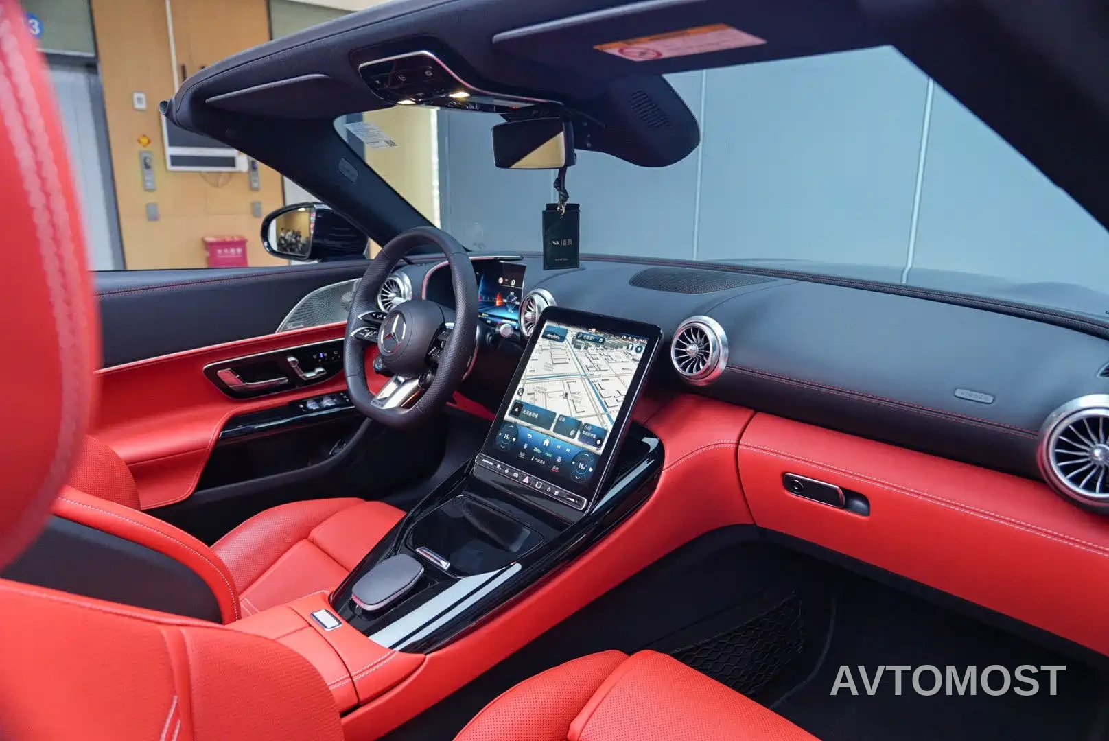 Mercedes-Benz SL-Class AMG 2024 AMG SL 63 4MATIC+ — фото 10