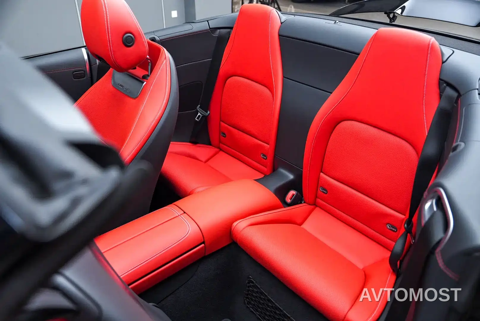 Mercedes-Benz SL-Class AMG 2024 AMG SL 63 4MATIC+ — фото 13