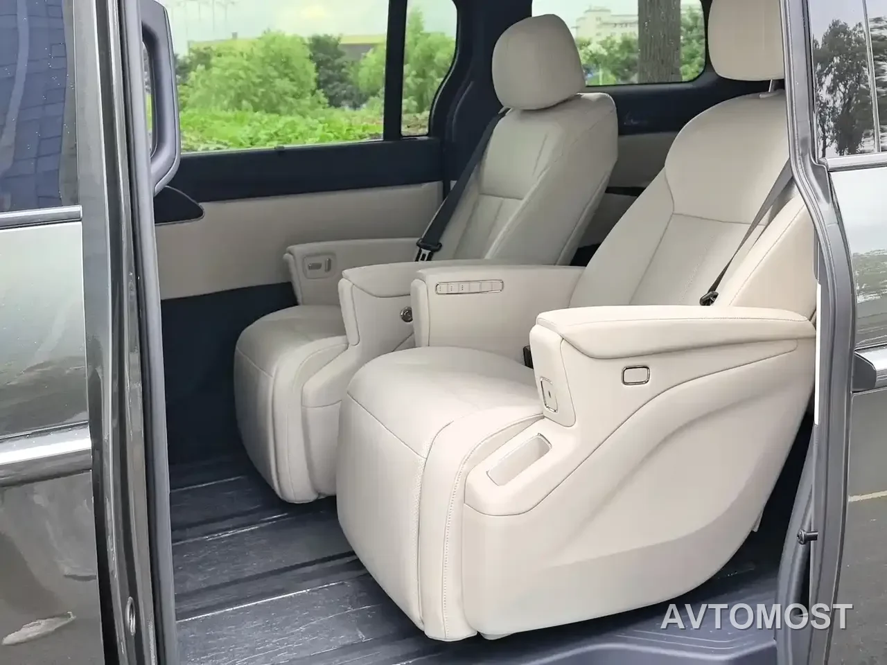 ARCFOX WenDao V9 2026 Model Base — фото 15