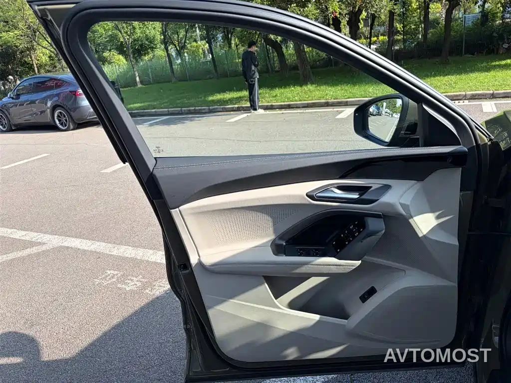 Audi Q5L 2026 Luxury Sport 150kW — фото 12